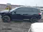 2017 Nissan Pathfinder SL z VIN 5N1DR2MM6HC913805, wystawiony jako IAAI lot #41240815 z przebiegiem 119 230 mil mil oraz . Historia ofert i sprzedaży dostępna na DreamBid. Obrazek 13.