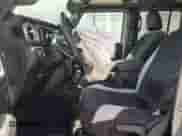 2021 Jeep Wrangler Unlimited Sahara z VIN 1C4HJXEN3MW592171, wystawiony jako Copart lot #62216705 z przebiegiem 85 257 mil mil oraz Szkoda całkowita • Salvage title. Historia ofert i sprzedaży dostępna na DreamBid. Obrazek 7.