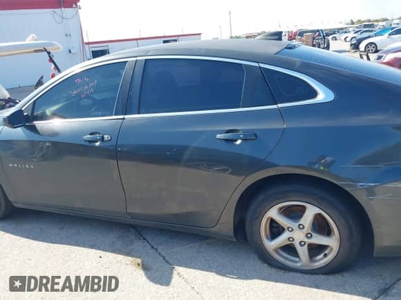 2017 Chevrolet Malibu LS с VIN 1G1ZB5ST2HF200725, выставлен на аукционе IAAI как лот 43550128 с пробегом 167 980 миль миль и . История ставок и продаж доступна на DreamBid. Изображение 15.