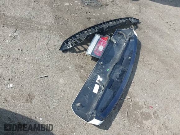 2016 Land Rover Range Rover Sport SE with VIN SALWG2VF5GA579059, listed as a IAAI auction lot 42175005 with 134,244 mi miles and . Bid and sale history available at DreamBid. Image 12.