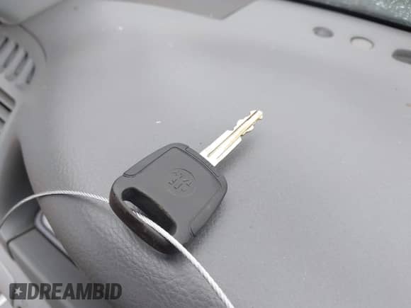 2003 Toyota Camry LE с VIN 4T1BE32K83U741824, выставлен на аукционе IAAI как лот 43082258 с пробегом 283 879 миль миль и . История ставок и продаж доступна на DreamBid. Изображение 11.