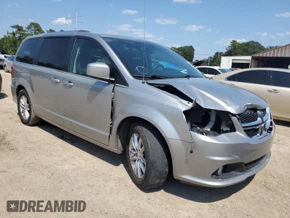 2018 Dodge Grand Caravan SXT with VIN 2C4RDGCG2JR326743, listed as a Copart auction lot 80452695 with 138,182 mi miles and Salvage title. Bid and sale history available at DreamBid. Image 4.