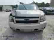 2007 Chevrolet Suburban LT z VIN 3GNFC16027G135928, wystawiony jako Copart lot #66864605 z przebiegiem 289 418 mil mil oraz Szkoda całkowita • Salvage title. Historia ofert i sprzedaży dostępna na DreamBid. Obrazek 5.