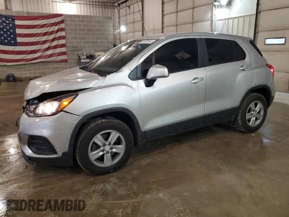 2018 Chevrolet Trax LS with VIN 3GNCJNSB9JL289106, listed as a Copart auction lot 62942055 with 61,852 mi miles and Salvage title. Bid and sale history available at DreamBid. Image 1.