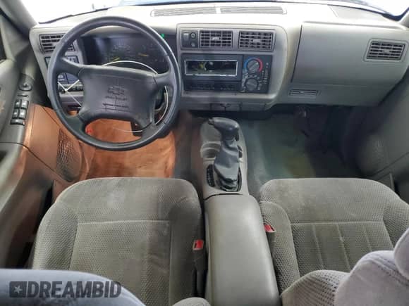 1997 Chevrolet Blazer LS with VIN 1GNDT13W6VK205047, listed as a Copart auction lot 71886215 with 189,127 mi miles and Salvage title. Bid and sale history available at DreamBid. Image 8.