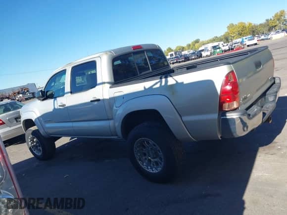 2007 Toyota Tacoma with VIN 5TELU42N47Z328906, listed as a IAAI auction lot 43492780 with 142,268 mi miles and . Bid and sale history available at DreamBid. Image 14.