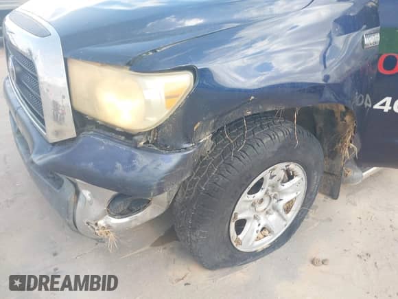 2007 Toyota Tundra SR5 z VIN 5TBET54107S454598, wystawiony jako IAAI lot #42558681 z przebiegiem 309 838 mil mil oraz . Historia ofert i sprzedaży dostępna na DreamBid. Obrazek 18.