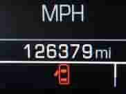 2017 Chevrolet Silverado 1500 LT z VIN 1GCVKREC4HZ396769, wystawiony jako IAAI lot #43465061 z przebiegiem 126 379 mil mil oraz . Historia ofert i sprzedaży dostępna na DreamBid. Obrazek 16.