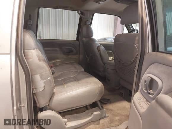1999 Chevrolet Suburban с VIN 3GNFK16R1XG121133, выставлен на аукционе IAAI как лот 42787543 с пробегом 328 924 миль миль и . История ставок и продаж доступна на DreamBid. Изображение 8.