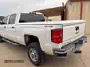 2015 Chevrolet Silverado 2500HD Work Truck z VIN 1GC1KUEG0FF185345, wystawiony jako Copart lot #58501835 z przebiegiem 194 581 mil mil oraz Czysty tytuł • Clean title. Historia ofert i sprzedaży dostępna na DreamBid. Obrazek 3.