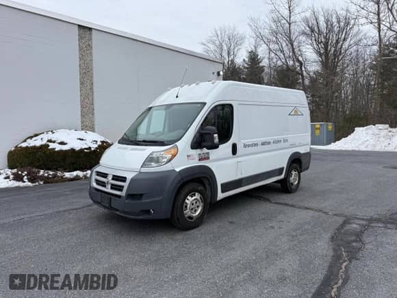2014 Ram ProMaster Cargo z VIN 3C6TRVBG2EE118261, wystawiony jako Copart lot #55901385 z przebiegiem 168 026 mil mil oraz Czysty tytuł • Clean title. Historia ofert i sprzedaży dostępna na DreamBid. Obrazek 2.