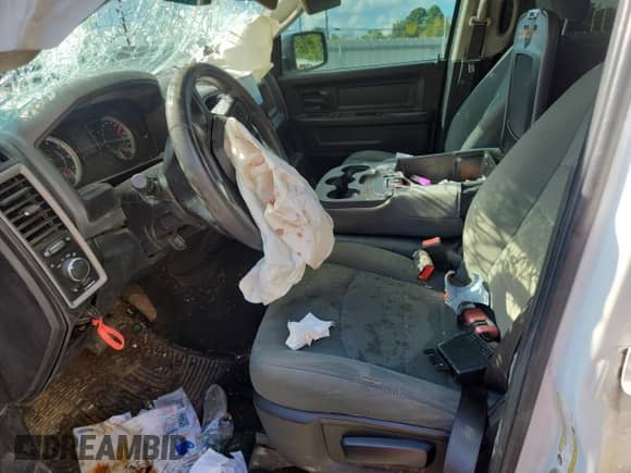 2016 Ram 1500 Tradesman z VIN 3C6RR6KT9GG363966, wystawiony jako Copart lot #84045365 z przebiegiem Nie podano mil oraz Szkoda całkowita • Salvage title. Historia ofert i sprzedaży dostępna na DreamBid. Obrazek 7.