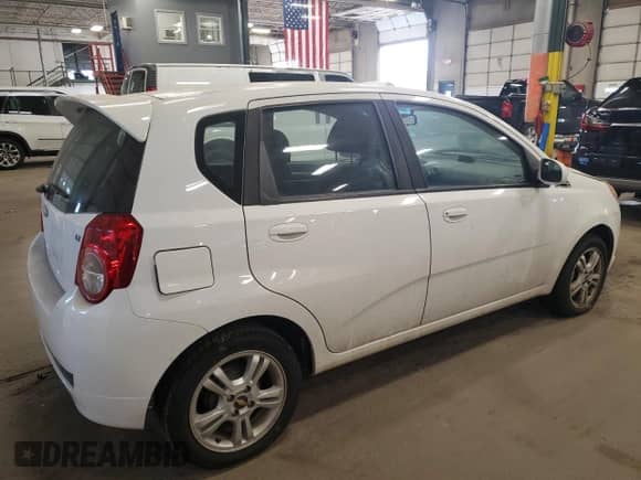 2011 Chevrolet Aveo LS z VIN KL1TD6DE3BB115412, wystawiony jako Copart lot #81599074 z przebiegiem 71 607 mil mil oraz Czysty tytuł • Clean title. Historia ofert i sprzedaży dostępna na DreamBid. Obrazek 3.