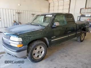2002 Chevrolet Silverado 1500 LS с VIN 1GCEK19T42E252245, выставлен на аукционе Copart как лот 68017725 с пробегом 306 869 миль миль и Списание • Salvage title. История ставок и продаж доступна на DreamBid. Изображение 1.
