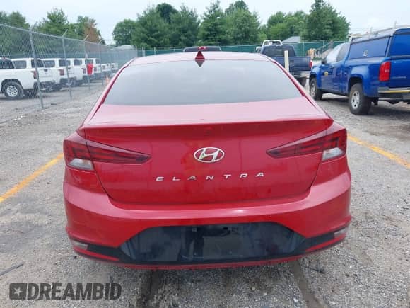 2019 Hyundai Elantra Value Edition z VIN KMHD84LF0KU779974, wystawiony jako IAAI lot #42462478 z przebiegiem 20 973 mil mil oraz . Historia ofert i sprzedaży dostępna na DreamBid. Obrazek 17.