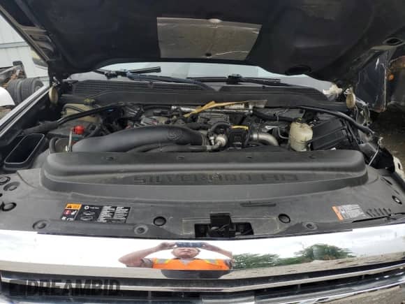 2018 Chevrolet Silverado 3500HD High Country с VIN 1GC4K1EY9JF126601, выставлен на аукционе Copart как лот 70416704 с пробегом 130 883 миль миль и На запчасти • Non repairable. История ставок и продаж доступна на DreamBid. Изображение 11.