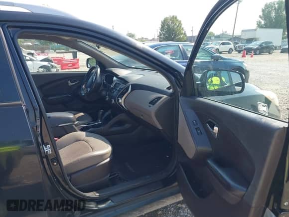 2013 Hyundai Tucson Limited с VIN KM8JUCAC5DU756890, выставлен на аукционе IAAI как лот 42781647 с пробегом 163 548 миль миль и . История ставок и продаж доступна на DreamBid. Изображение 5.