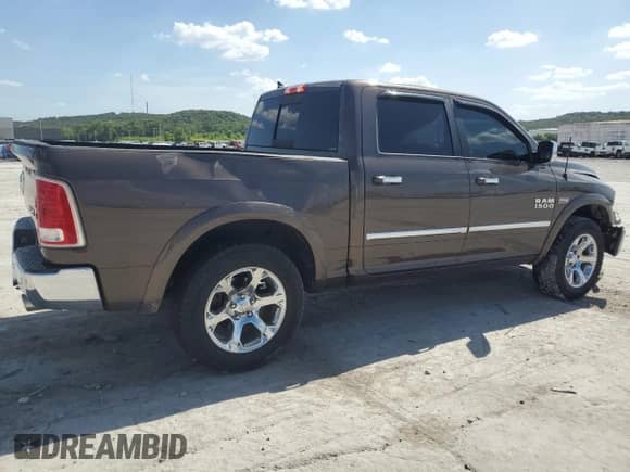 2018 Ram 1500 Laramie z VIN 1C6RR7NT1JS193944, wystawiony jako Copart lot #67109435 z przebiegiem 127 030 mil mil oraz Szkoda całkowita • Salvage title. Historia ofert i sprzedaży dostępna na DreamBid. Obrazek 3.