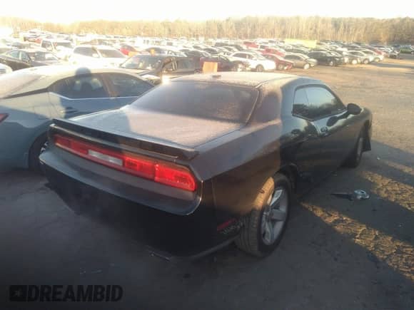 2013 Dodge Challenger R/T с VIN 2C3CDYBT2DH549454, выставлен на аукционе IAAI как лот 41271470 с пробегом 146 196 миль миль и . История ставок и продаж доступна на DreamBid. Изображение 4.