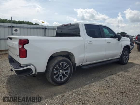 2022 Chevrolet Silverado 1500 RST with VIN 3GCUDEET1NG672027, listed as a Copart auction lot 59335195 with 51,898 mi miles and Salvage title. Bid and sale history available at DreamBid. Image 3.
