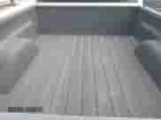 2000 Chevrolet Silverado 1500 z VIN 1GCEC14W6YZ361158, wystawiony jako IAAI lot #41682163 z przebiegiem 167 069 mil mil oraz . Historia ofert i sprzedaży dostępna na DreamBid. Obrazek 8.