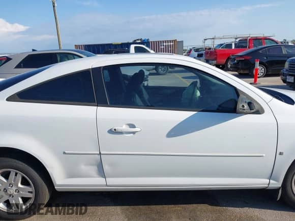 2007 Chevrolet Cobalt LT с VIN 1G1AL15F177370415, выставлен на аукционе IAAI как лот 43010521 с пробегом 112 842 миль миль и . История ставок и продаж доступна на DreamBid. Изображение 13.