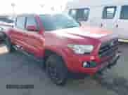 2020 Toyota Tacoma SR5 z VIN 3TMBZ5DN1LM024276, wystawiony jako IAAI lot #41454565 z przebiegiem 76 461 mil mil oraz . Historia ofert i sprzedaży dostępna na DreamBid. Obrazek 1.
