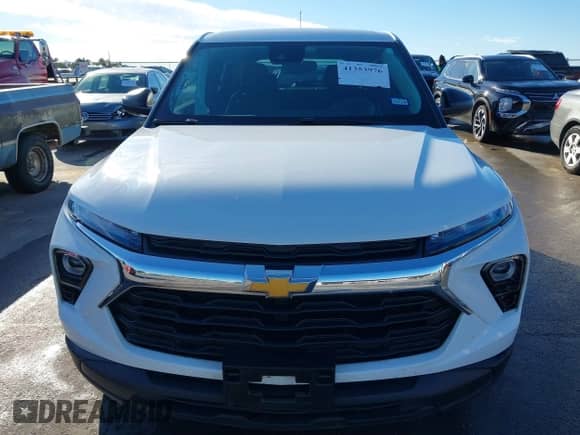 2024 Chevrolet TrailBlazer LS with VIN KL79MMS25RB106752, listed as a IAAI auction lot 41353976 with 9,817 mi miles and . Bid and sale history available at DreamBid. Image 12.