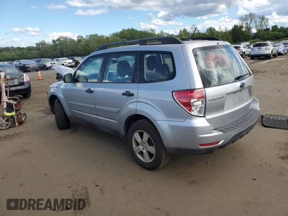 2013 Subaru Forester X z VIN JF2SHABC9DH409850, wystawiony jako Copart lot #70428495 z przebiegiem 113 681 mil mil oraz Szkoda całkowita • Salvage title. Historia ofert i sprzedaży dostępna na DreamBid. Obrazek 2.