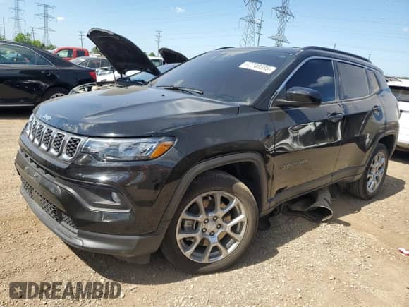 2024 Jeep Compass Latitude Lux с VIN 3C4NJDFNXRT126427, выставлен на аукционе Copart как лот 62740395 с пробегом 21 386 миль миль и Списание • Salvage title. История ставок и продаж доступна на DreamBid. Изображение 1.