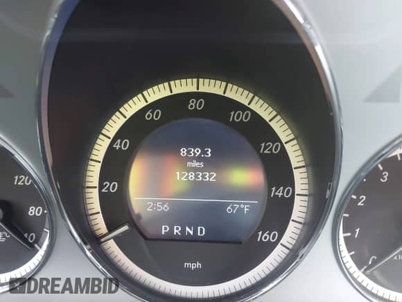 2010 Mercedes-Benz C 300 Sport z VIN WDDGF8BB6AR089165, wystawiony jako IAAI lot #43462906 z przebiegiem 128 332 mil mil oraz . Historia ofert i sprzedaży dostępna na DreamBid. Obrazek 16.