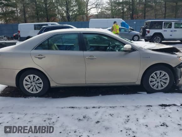 2013 Toyota Camry LE z VIN 4T1BD1FK6DU095847, wystawiony jako IAAI lot #41456690 z przebiegiem 72 984 mil mil oraz . Historia ofert i sprzedaży dostępna na DreamBid. Obrazek 13.