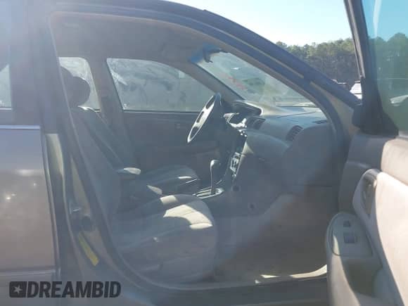 1999 Toyota Camry LE z VIN 4T1BG28K5XU538004, wystawiony jako IAAI lot #43466396 z przebiegiem 253 045 mil mil oraz . Historia ofert i sprzedaży dostępna na DreamBid. Obrazek 5.