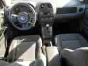 2012 Jeep Compass Sport z VIN 1C4NJDBB6CD624018, wystawiony jako Copart lot #87417245 z przebiegiem 136 374 mil mil oraz Czysty tytuł • Clean title. Historia ofert i sprzedaży dostępna na DreamBid. Obrazek 8.