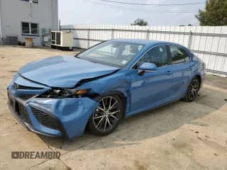 2024 Toyota Camry SE with VIN 4T1G11BK9RU129646, listed as a Copart auction lot 67805565 with 26,559 mi miles and Salvage title. Bid and sale history available at DreamBid. Image 1.