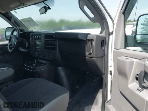 2018 Chevrolet Express Cargo with VIN 1GCWGAFG0J1909366, listed as a IAAI auction lot 42105840 with 533,910 mi miles and . Bid and sale history available at DreamBid. Image 5.