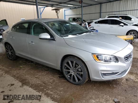 2017 Volvo S60 Inscription Platinum с VIN LYV402TM5HB151488, выставлен на аукционе Copart как лот 45428975 с пробегом 92 162 миль миль и Списание • Salvage title. История ставок и продаж доступна на DreamBid. Изображение 4.