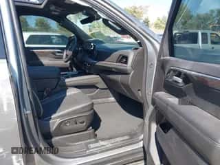 2025 Chevrolet Tahoe Premier с VIN 1GNS6SRD2SR119456, выставлен на аукционе IAAI как лот 43210627 с пробегом 9 303 миль миль и . История ставок и продаж доступна на DreamBid. Изображение 5.