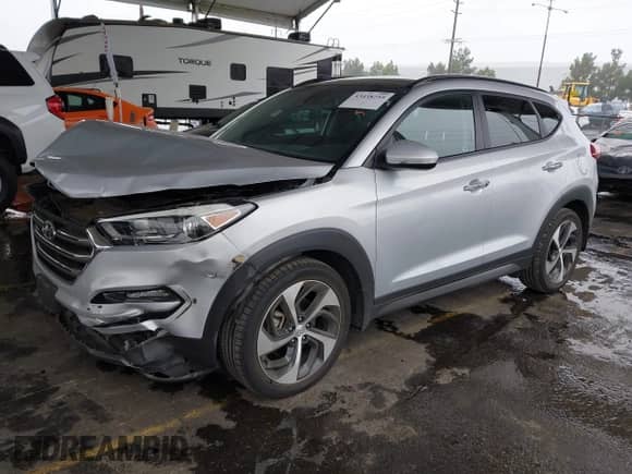 2016 Hyundai Tucson Sport z VIN KM8J33A25GU263421, wystawiony jako IAAI lot #43438255 z przebiegiem 57 939 mil mil oraz . Historia ofert i sprzedaży dostępna na DreamBid. Obrazek 17.