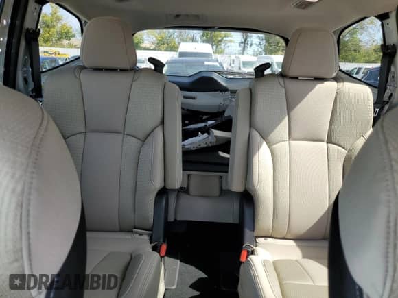 2025 Subaru Ascent Premium с VIN 4S4WMADD6S3423020, выставлен на аукционе Copart как лот 84361355 с пробегом 775 миль миль и Списание • Salvage title. История ставок и продаж доступна на DreamBid. Изображение 10.