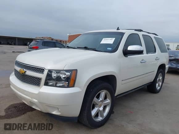 2014 Chevrolet Tahoe LTZ с VIN 1GNSKCE04ER213380, выставлен на аукционе IAAI как лот 41937707 с пробегом 180 738 миль миль и . История ставок и продаж доступна на DreamBid. Изображение 2.