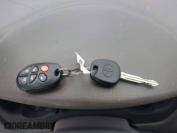 2006 Toyota Sienna XLE z VIN 5TDZA22C56S504007, wystawiony jako IAAI lot #42381620 z przebiegiem 151 937 mil mil oraz . Historia ofert i sprzedaży dostępna na DreamBid. Obrazek 11.