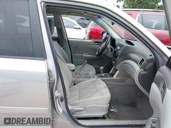 2009 Subaru Forester X с VIN JF2SH63689H793679, выставлен на аукционе IAAI как лот 42979591 с пробегом 145 844 миль миль и . История ставок и продаж доступна на DreamBid. Изображение 5.