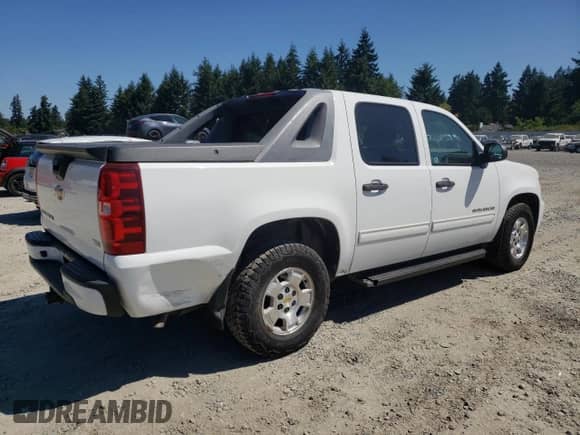 2010 Chevrolet Avalanche LS with VIN 3GNVKEE02AG282183, listed as a Copart auction lot 66467265 with 168,785 mi miles and Salvage title. Bid and sale history available at DreamBid. Image 3.