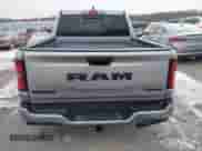 2025 Ram 1500 Lone Star z VIN 1C6RRFFG1SN537641, wystawiony jako IAAI lot #41563794 z przebiegiem 11 488 mil mil oraz . Historia ofert i sprzedaży dostępna na DreamBid. Obrazek 17.