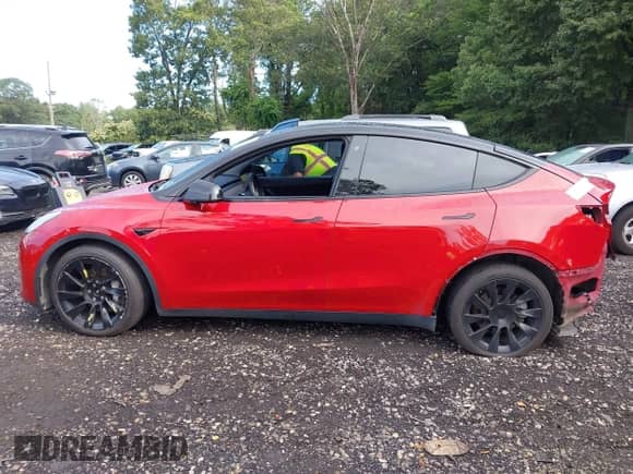 2020 Tesla Model Y Long Range с VIN 5YJYGDEE0LF012780, выставлен на аукционе IAAI как лот 43137505 с пробегом 89 027 миль миль и . История ставок и продаж доступна на DreamBid. Изображение 13.