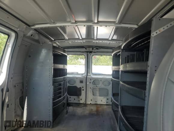 2005 Ford Econoline Cargo с VIN 1FTRE14L65HA39140, выставлен на аукционе Copart как лот 65235115 с пробегом 205 445 миль миль и Чистый • Clean title. История ставок и продаж доступна на DreamBid. Изображение 10.