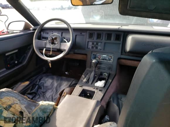 1985 Chevrolet Corvette with VIN 1G1YY0785F5124812, listed as a Copart auction lot 60605264 with 880,422 mi miles and Salvage title. Bid and sale history available at DreamBid. Image 8.