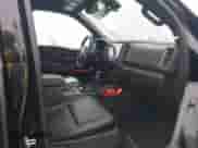 2024 Nissan Frontier SV z VIN 1N6ED1EJ6RN652071, wystawiony jako IAAI lot #41860389 z przebiegiem 16 061 mil mil oraz . Historia ofert i sprzedaży dostępna na DreamBid. Obrazek 5.