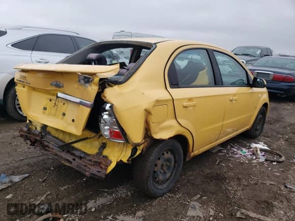 2008 Chevrolet Aveo LS z VIN KL1TD56628B124806, wystawiony jako Copart lot #65715244 z przebiegiem Nie podano mil oraz Szkoda całkowita • Salvage title. Historia ofert i sprzedaży dostępna na DreamBid. Obrazek 3.